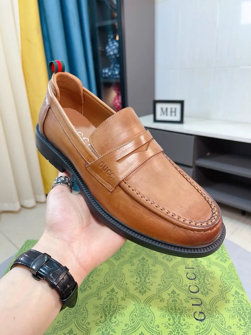 Men's shoes 💰500🌹🌹[GUCCI Gucci] A new style of formal men's leather shoes is coming ~ The original quality upper is made of Italian cowhide➕The leather is soft and delicate, comfortable and soft. The top layer of genuine leather, rubber wear-resistant outsole, the shoe shape is dignified and domineering, and the luxury charm is not concealed! The natural and free nouveau riche leads the trend. Code number: 38-44